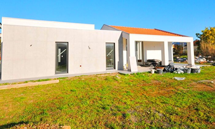 Casa con 5 locali in vendita in Sarzana