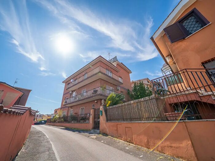 Appartamento con 5 locali in vendita in Via Sgambati Giovanni, Mentana