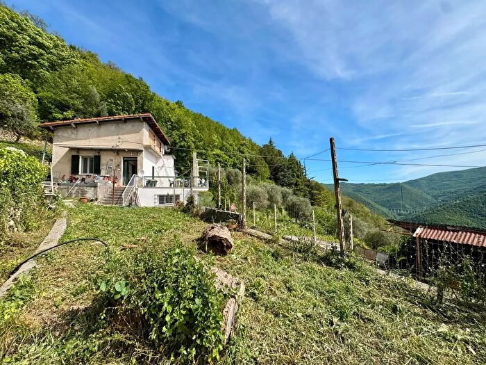 Casa con 5 locali in vendita in Strada Provinciale Lovegno, Pieve Di Teco