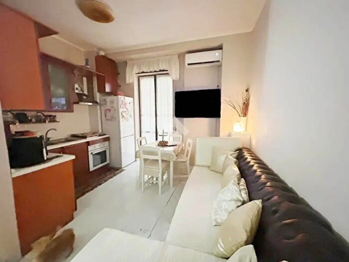 Appartamento bilocale in vendita in Via Arcivescovo Antonio del Giudice, Casoria