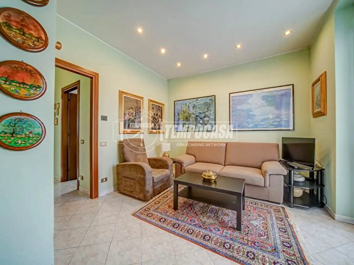 Appartamento trilocale in vendita in Via Alessandro Volta, Turbigo