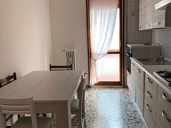 Appartamento con 5 locali in affitto in Via Pietro Bertolini, Viale Luzzatti, Treviso