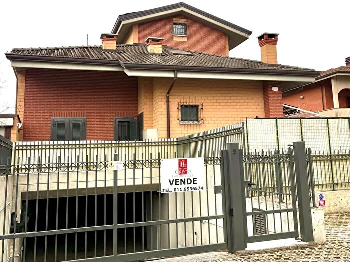 Casa trilocale in affitto in Via del Rio, Sant'Ambrogio Di Torino