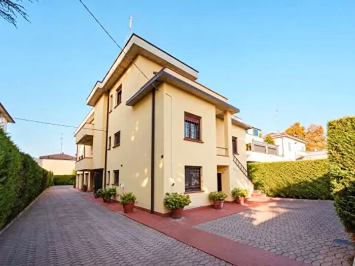 Casa quadrilocale in vendita in Via Alessandro Manzoni, Carpi