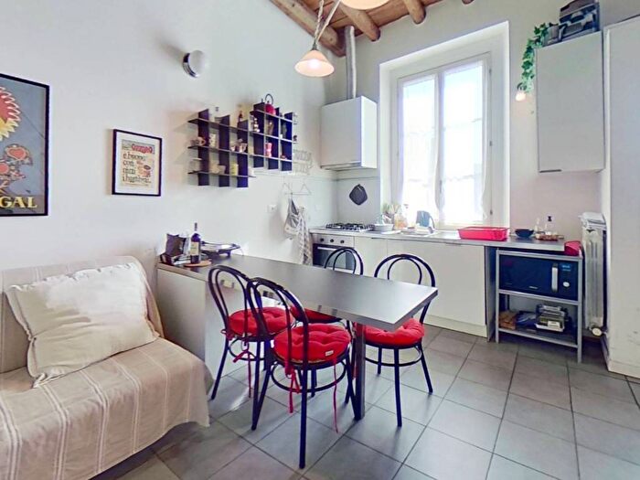 Appartamento trilocale in affitto in Alzaia Naviglio Grande, Navigli Darsena, Milano