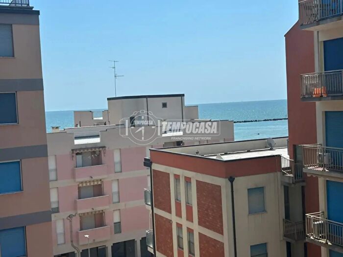 Appartamento trilocale in vendita in Via Bernina Lido degli Scacchi, Comacchio