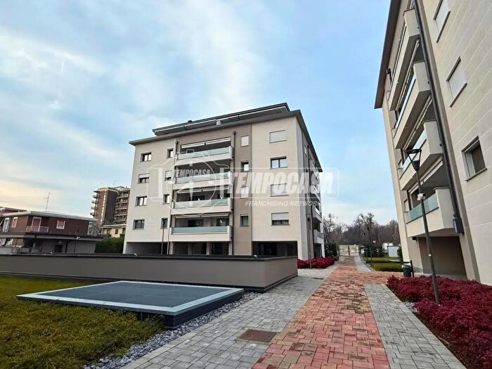 Appartamento trilocale in vendita in Via Copernico, Cologno Monzese