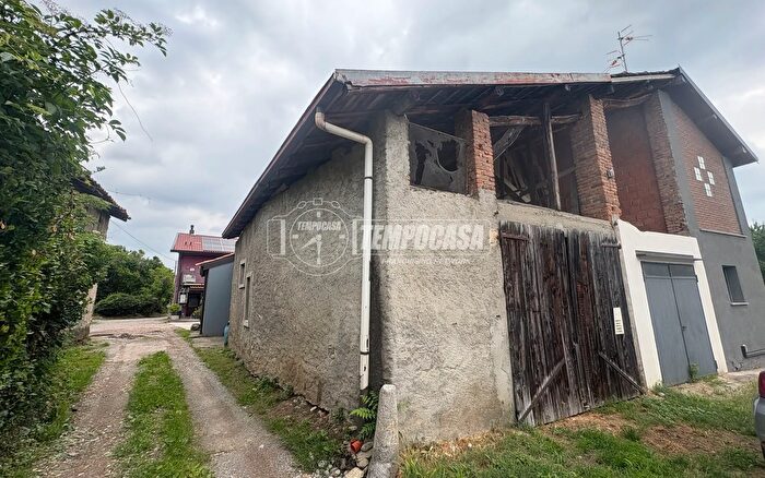 Casa con 5 locali in vendita in Via Costa, Fino Mornasco