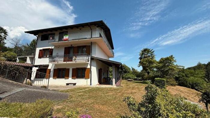 Appartamento con 6 locali in vendita in Via Case Sparse, Pettinengo