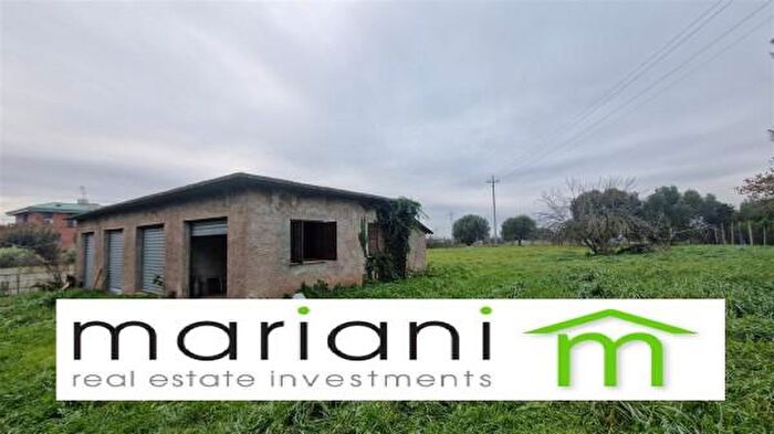 Casa con 6 locali in vendita in Via di Trigoria, Roma