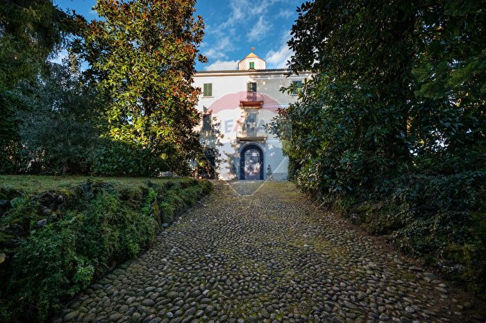 Appartamento trilocale in vendita in Via Cavour, Binago