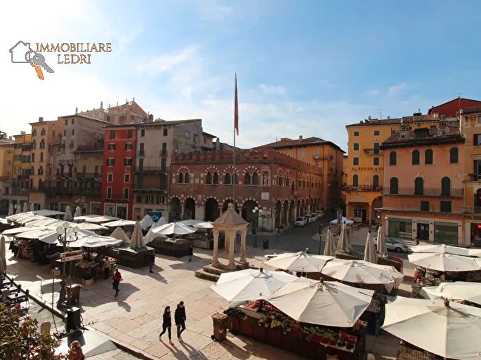 Appartamento bilocale in affitto in Piazza delle Erbe, Verona