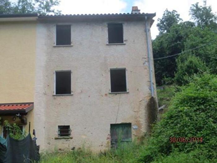 Casa quadrilocale in vendita in Via Vannuccina SNC, Pietrasanta