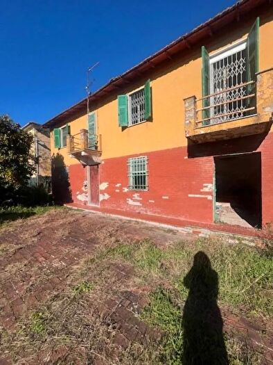 Casa quadrilocale in vendita in Via Ghiarettolo, Sarzana