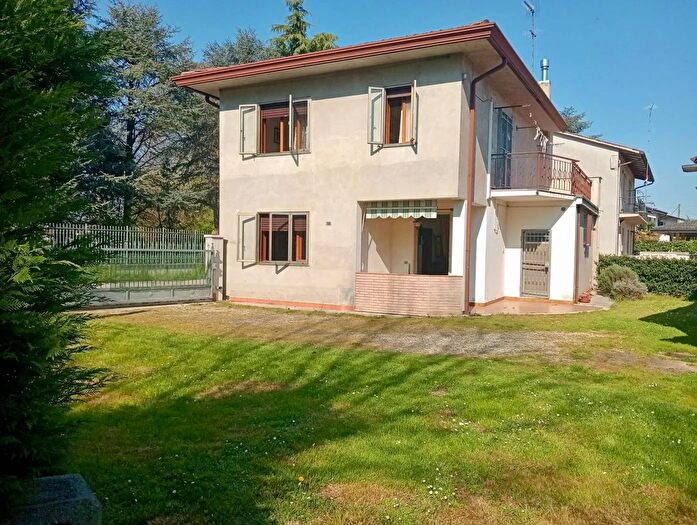 Casa con 5 locali in vendita in Via Ca Bozza Salzano, Salzano
