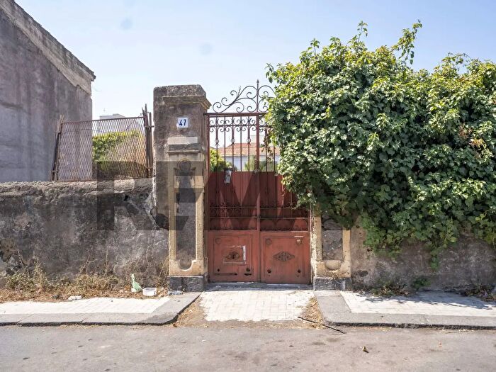 Casa trilocale in vendita in Catania