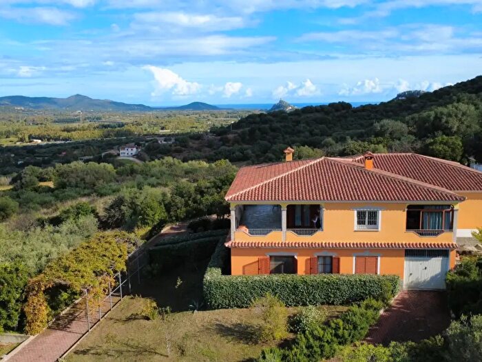 Casa con 9 locali in vendita in Località Sas Vides, Torpe