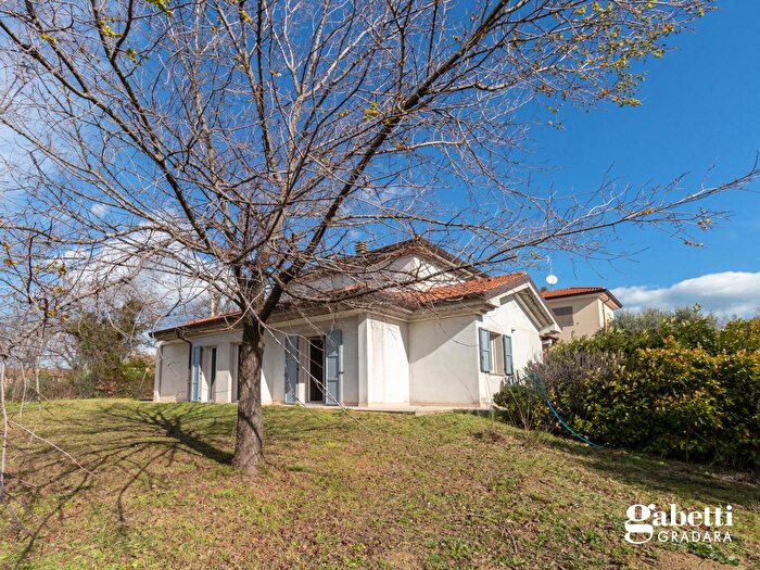 Casa con 5 locali in vendita in Strada Serre Snc, Tavullia