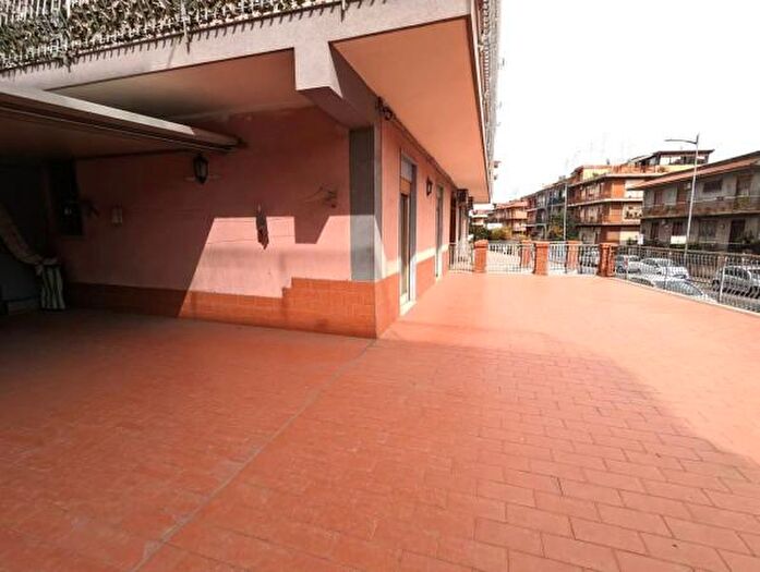 Appartamento quadrilocale in vendita in Via Aldo Moro SNC, Aci Catena