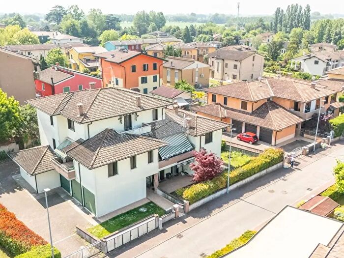 Appartamento bilocale in vendita in Via Beraudi, Curtatone