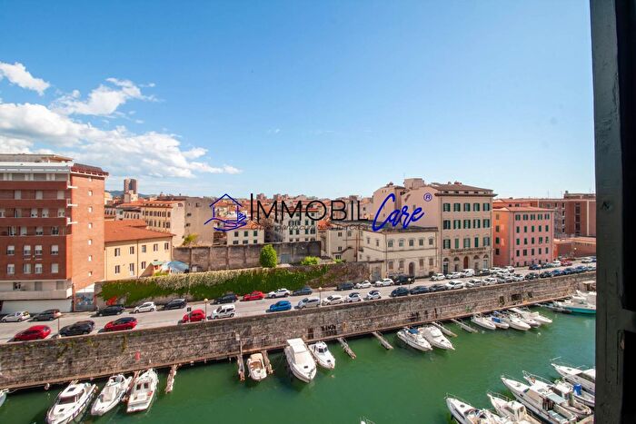 Appartamento con 5 locali in vendita in Livorno