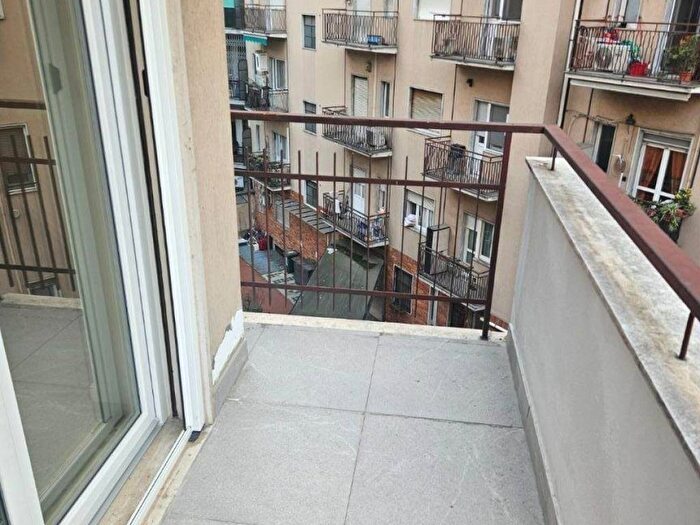 Appartamento trilocale in affitto in Viale Gabriele DAnnunzio, Ticinese, Milano