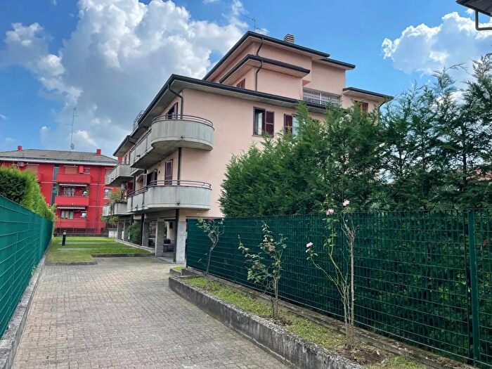 Appartamento trilocale in vendita in Corso Roma, Cologno Monzese