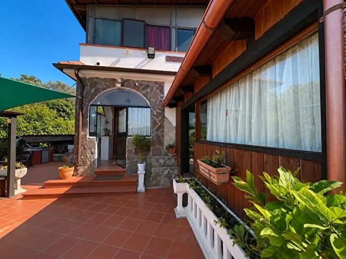 Casa con 5 locali in vendita in Via Corongiola, Vezzano Ligure