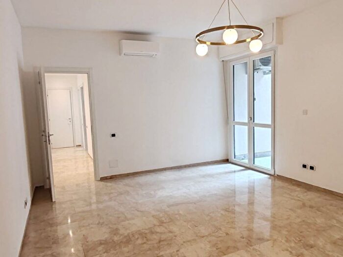 Appartamento bilocale in affitto in Via Lorenteggio, Giambellino, Milano