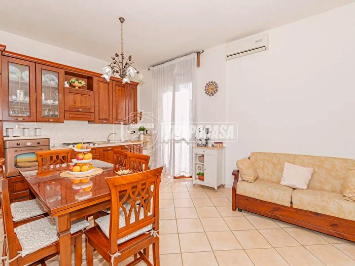 Appartamento trilocale in vendita in Via Gaetano Donizetti, Vigevano