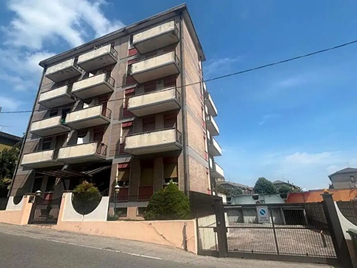 Appartamento trilocale in vendita in Via Fratelli Ruffini, Vigevano