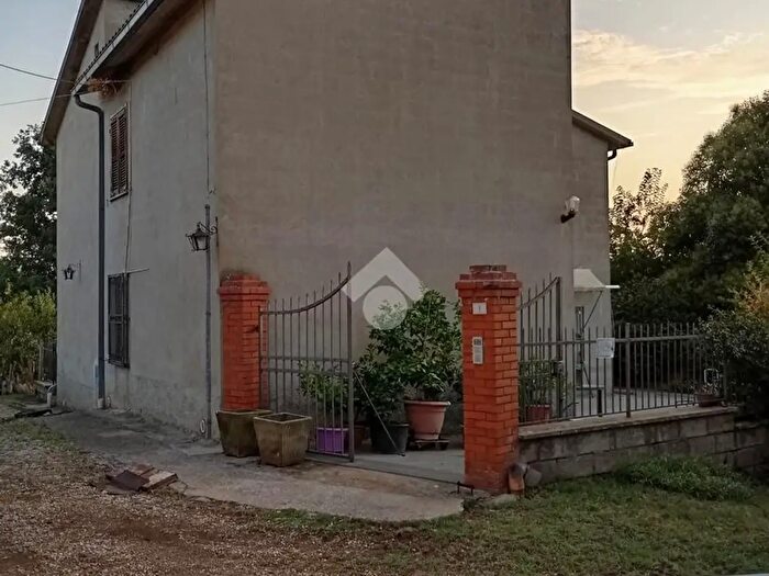 Casa con 8 locali in vendita in Localita Palombaiole, Civitella DAgliano