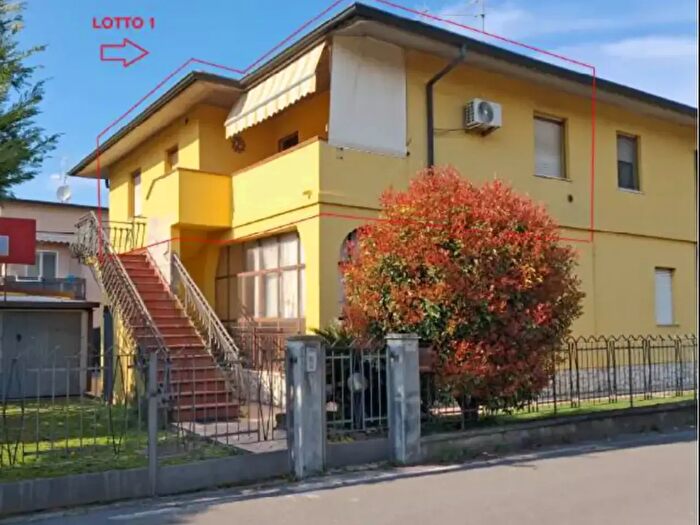 Appartamento trilocale in vendita in Via Fratelli Lechi d, Montirone