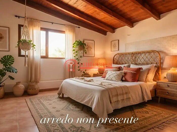 Appartamento con 6 locali in vendita in Piazza Longobardi, Trani
