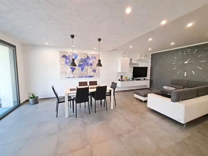 Casa con 5 locali in vendita in Via Antica Regina, Domaso