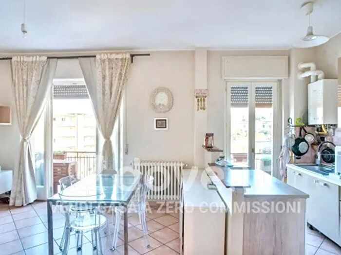 Appartamento trilocale in vendita in Via per Barzanò, Sirtori