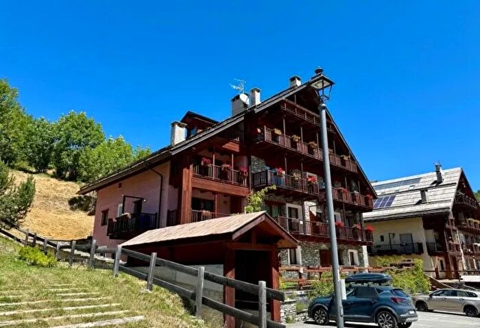 Appartamento trilocale in vendita in Sauze Di Cesana