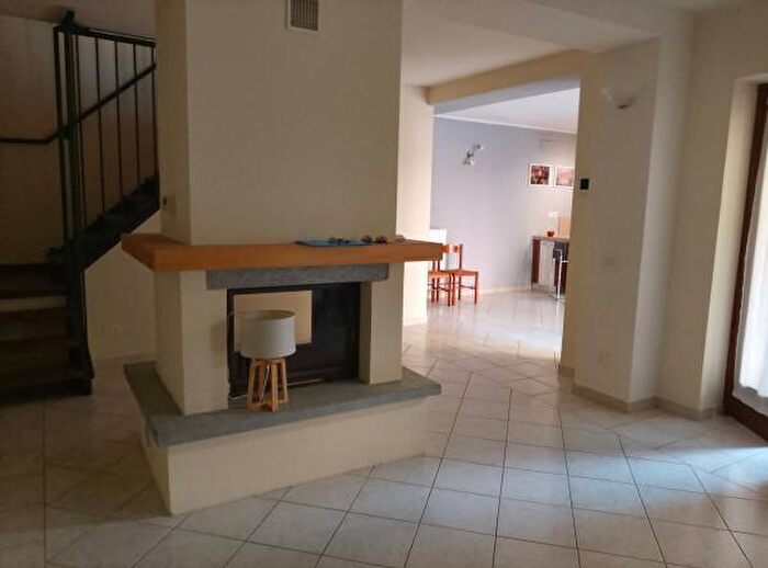 Casa con 6 locali in vendita in Via Verona, Alessandria
