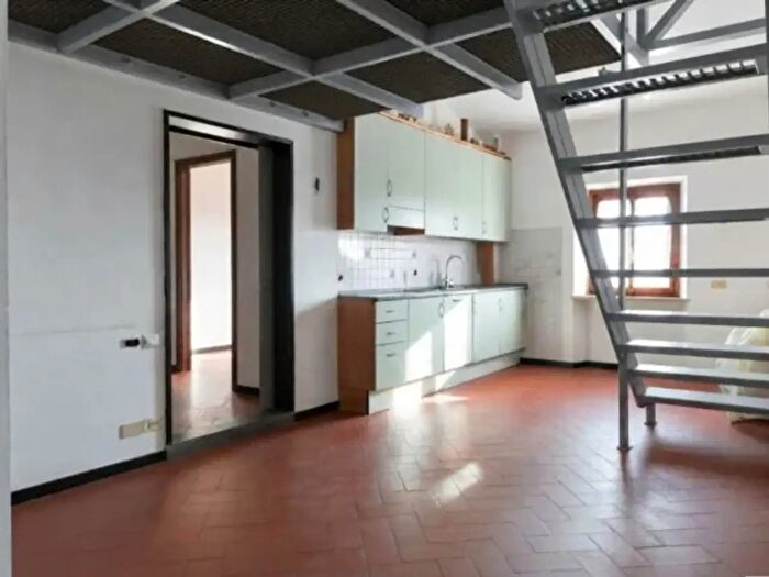 Appartamento trilocale in vendita in Piazza R Dori, Capraia E Limite