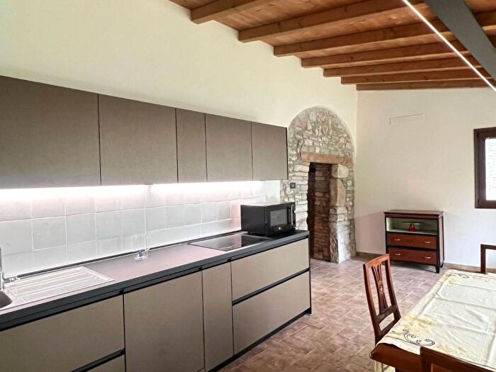 Casa quadrilocale in affitto in Via Ramiano, Calestano