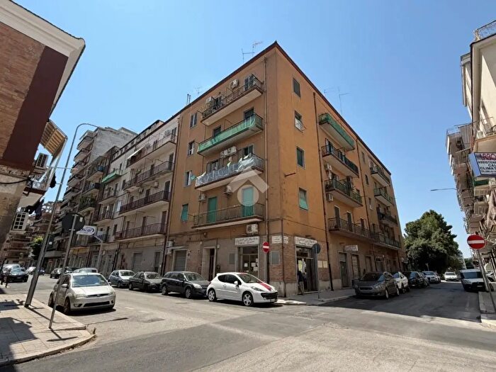 Appartamento trilocale in vendita in Via a Cesare Carelli, Foggia