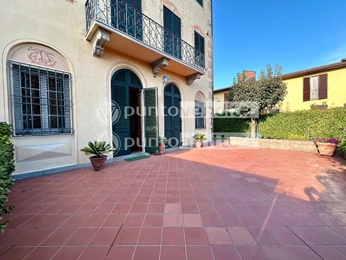 Casa con 15 locali in vendita in Ia del Giardinetto, Capannori