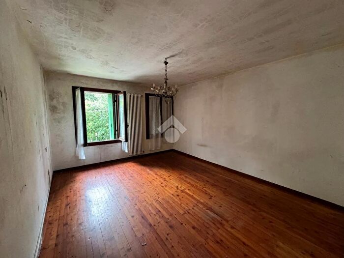 Appartamento bilocale in vendita in Via Ponte Capre, Torrebelvicino