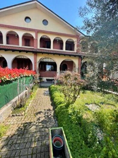 Casa con 5 locali in vendita in Via Genova, Alessandria