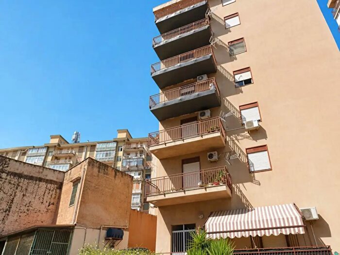 Appartamento quadrilocale in vendita in Via Rosina Anselmi, Palermo