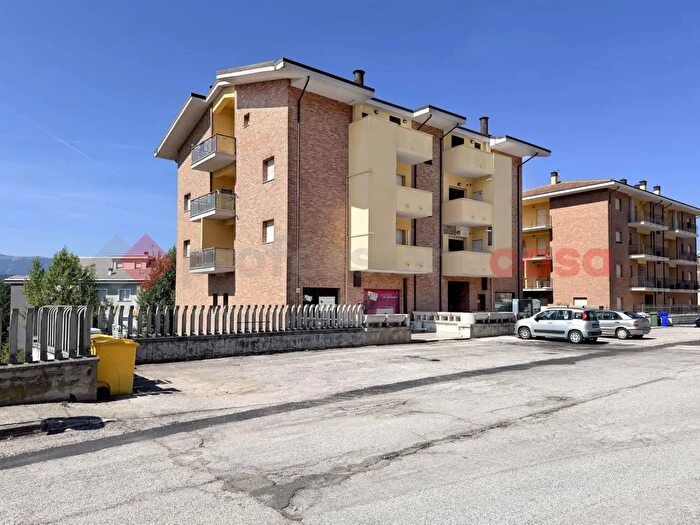 Appartamento trilocale in vendita in Via Giovanni Pascoli, L'Aquila