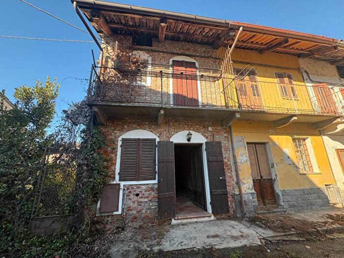 Casa trilocale in affitto in Via Giuseppe Garibaldi, San Genuario, Crescentino