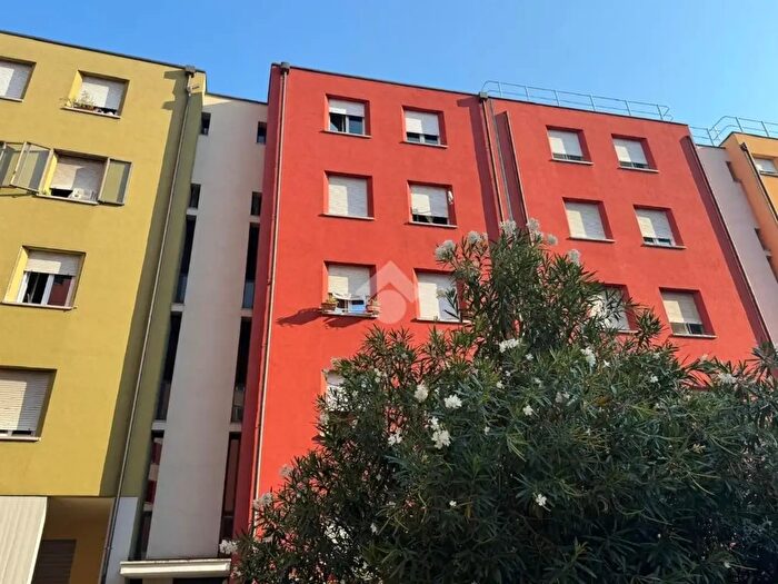 Appartamento trilocale in vendita in Via Gabriele d'Annunzio, Bologna