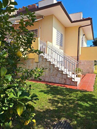 Casa con 10 locali in vendita in Via Antonello da Messina, Aci Castello