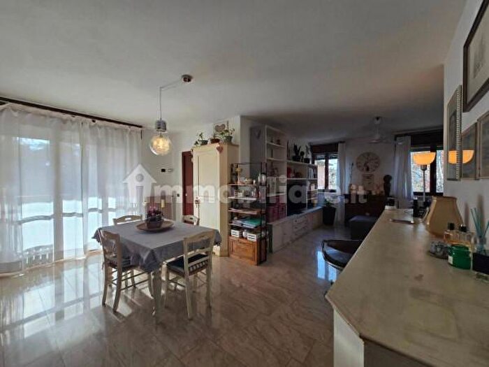 Appartamento con 5 locali in vendita in Reggio Emilia